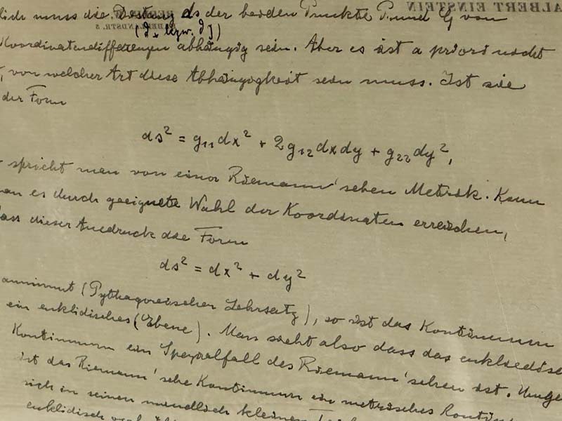 愛因斯坦手稿部分內容。圖／取自新華社