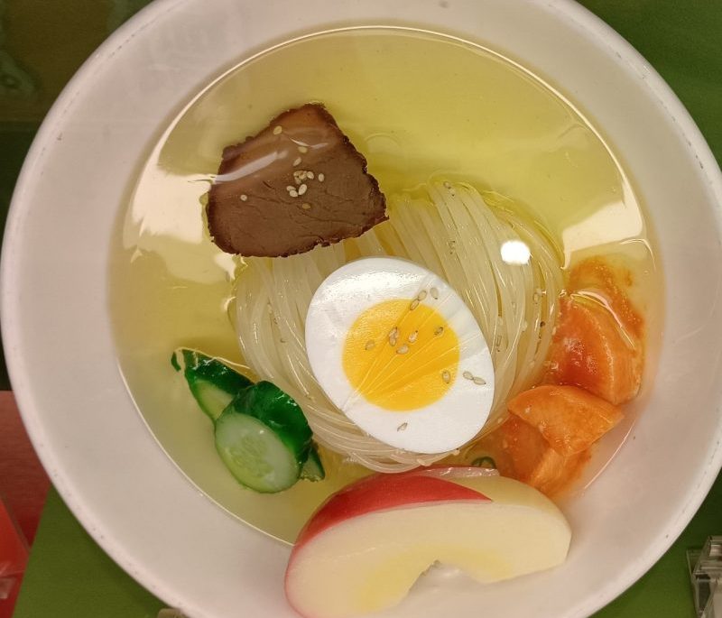 盛岡冷麵 彈性如橡皮筋的神奇麵條(大空少&小空姐)