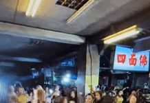 信眾還願全台最強卡司 50名比基尼辣妹跳艷舞 信眾還願全台最強卡司 50名比基尼辣妹跳艷舞