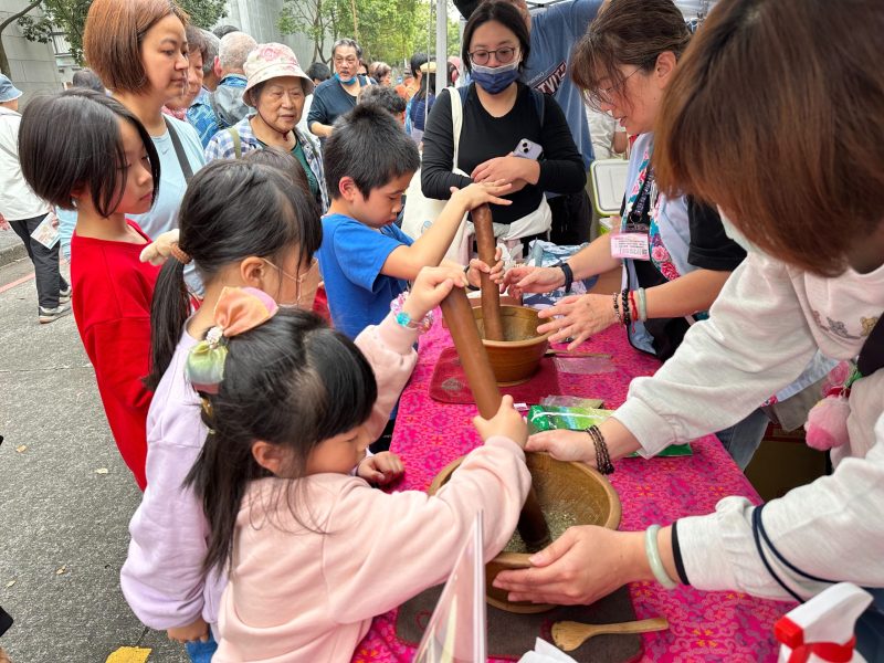 三峽綠茶季傳承客家茶文化 女力纏花工藝開班