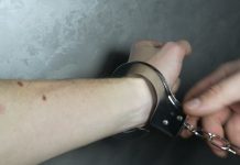 男進超商偷酒解癮 中正一警與店家聯手逮賊 (圖/示意圖)