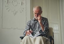 八旬老婦獨自逛迷航 熱心員警助返家 (圖/示意圖)