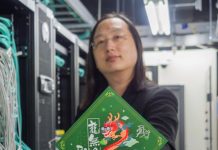 唐鳳「綠色春聯」 引發是否帶有「守孝」含義 (圖/取自數位發展部臉書)