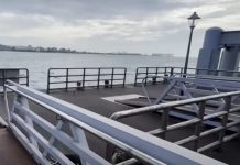 陸男駕快艇闖淡水遭拘留 押送前喊:不後悔來台 (圖/翻攝youtube)