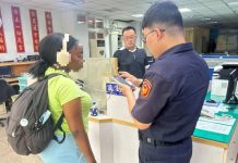 外籍女遊客護照遺失後湖警協助申請補發