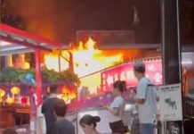 「泡麵土地公」大火!信眾驚恐逃生 (圖/翻攝youtube)