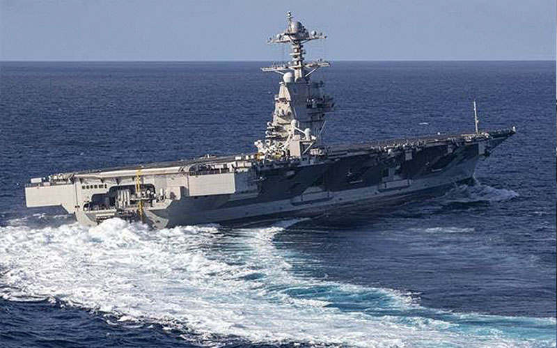 「福特」號航母2019年10月29日在大西洋高速轉彎的畫面。（美國海軍）