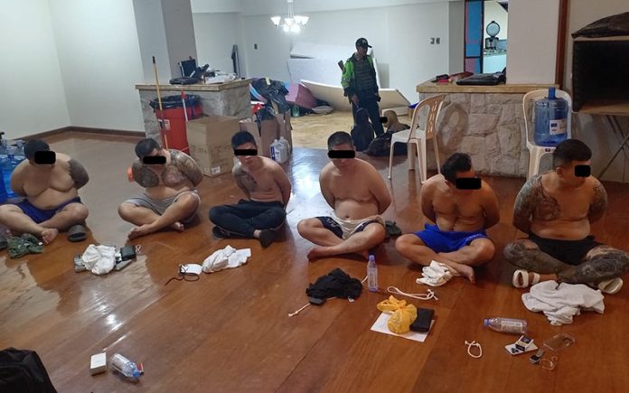 秘魯警方破獲一個台灣犯罪集團，救出被拘禁的44名亞洲人，6名台灣人、2名秘魯人遭逮捕。（取自社群平台X，@PoliciaPeru）