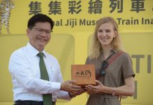 集集彩繪列車 車埕觀光鐵道小學堂 萬眾矚目啟用!