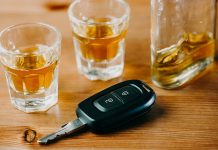 大膽!警察眼皮下大迴轉 酒駕男女客「豬羊變色」 (圖/示意圖)