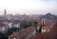 青島 悠憂的Blue……走在紅瓦釋情的歐風古城