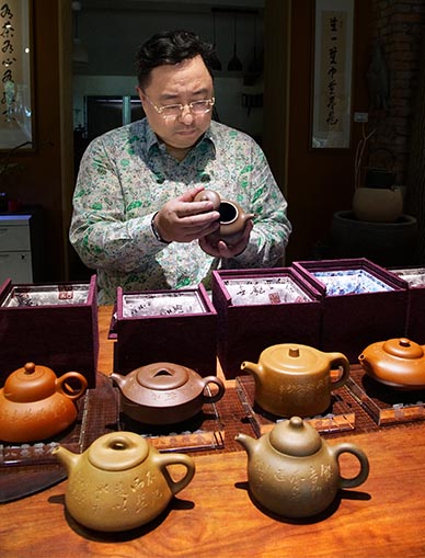 杭州八壺精舍主人劉鈞深是曼生八壺複刻版的最大推手。