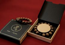 戴著佛珠闖天涯