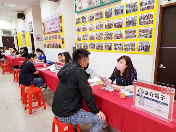 12f62edeaa3b54242e6ab1824f409dfc