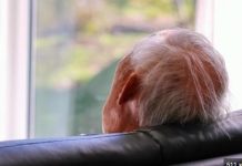 重聽者失智率也飆高?防老人聽損注意事項 圖/取自 photoAC