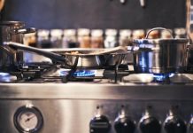 廚房油煙積垢未清洗 小心火災找上門 圖/取自pexels