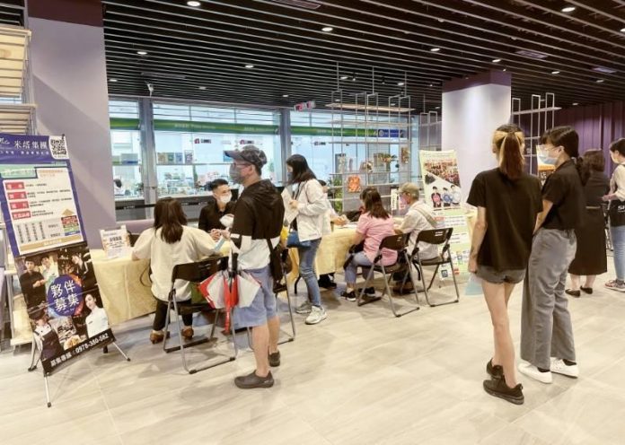 1e0a069360d6f01e63b8d2596755fdc0