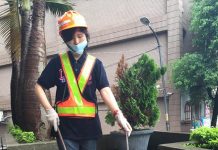 新北市議員掉皮包 清潔隊員拾金不昧