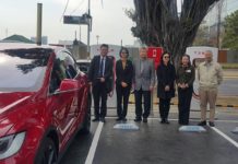 特斯拉在台最大充電站 落腳高雄