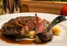 五月帶媽媽一起來 讓她呷免錢海陸大餐