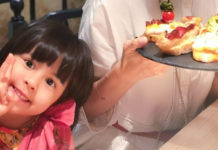 梁詠琪女兒古靈精怪 手捧美食笑容燦爛