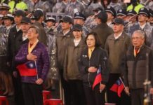 不迴避「吾黨所宗」小英總統國歌全程唱