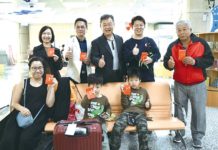 年假工作辛勞 澎縣長澎湖機場工作人員