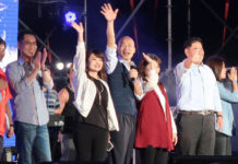 韓國瑜春吶唱蔡琴名曲 被觀眾嗆聲下台