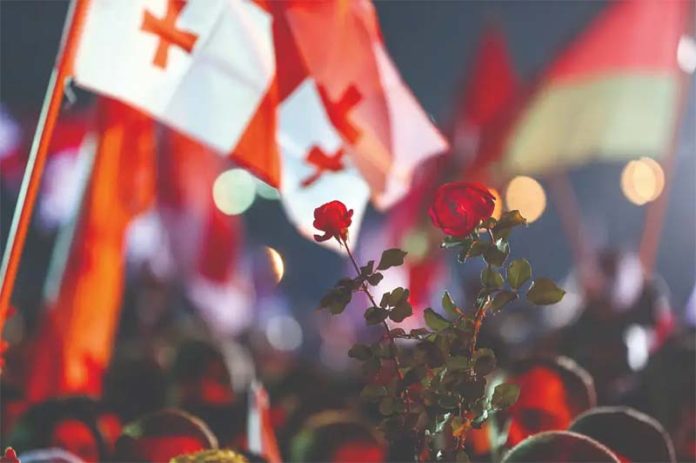 玫瑰革命是2003年11月在喬治亞發生的反對當時喬治亞總統謝瓦納茲及其所領導政府的一系列示威活動。圖／擷取自網路