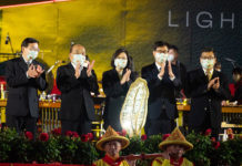 出席「2022臺灣燈會開燈儀式」 蘇揆:結合傳統與科技 讓世界看見高雄、臺灣之美