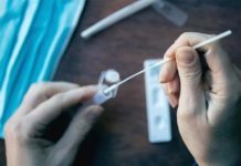 金管會:快篩陽=確診 仍應理賠