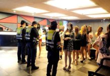 擴大臨檢還酒店找碴! 酒醉男嗆找「記者、律師到場」遭送辦