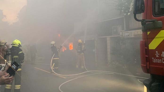 中秋家人團聚烤肉卻被燒死　疑延長線起火祖孫３人成焦屍
