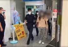 影/萬華養生館藏春色 警方榔頭破門逮嫖客