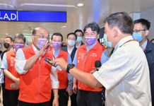 守得雲開見明月!防疫984天 蘇揆拍板10/13開放0+7