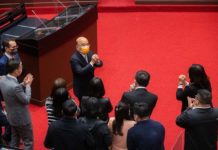 分析/謝曉星性騷擾疑雲 民進黨轉移戰場以免二次內傷