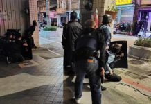 快訊/萬華青山宮槍戰! 匪挾人質與警對峙後自戕亡