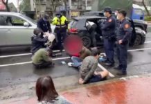 大砍刀、折疊刀嚇唬求職人! 警方連開6槍破人蛇集團