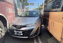 拒捕開iRent撞公車 警開10槍圍捕詐欺犯 圖/翻攝畫面