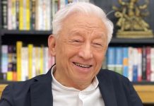 曹興誠秀證明 徐巧芯:外國人助選違法 我馬上去檢舉囉 圖/翻攝臉書、資料照片