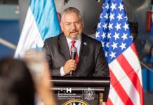 宏都拉斯外長否認要求天價金援 我外交部:有紀錄可查 宏都拉斯外交部長雷依納(Enrique Reina)。圖/取自宏都拉斯國防部推特