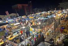 夜市重啟一夕沸騰 上萬人次湧入:像嘉年華會 圖/談曉泉攝