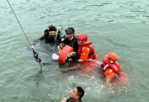 快訊/女子為為躲酒測開車落海 獲救時已無心跳呼吸 圖/新北消防隊提供