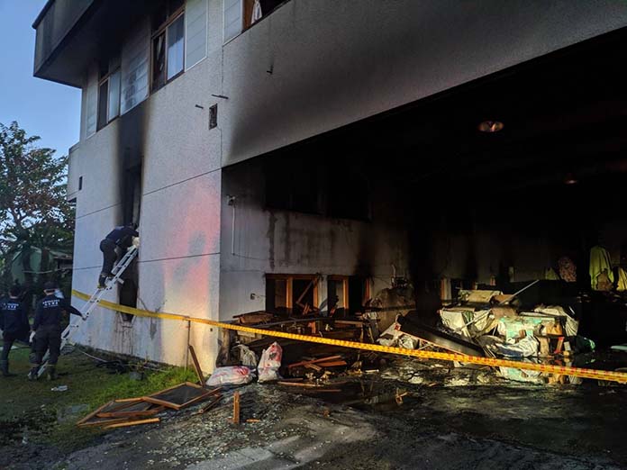 佛堂被燒燬。(圖/記者陳聖璋翻攝)