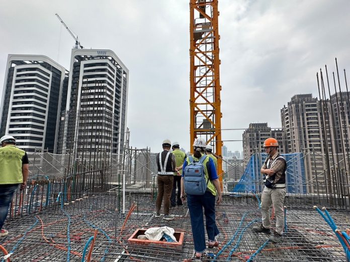 台南市工務局突擊稽查，興富發建設位於安平區的建築工地。