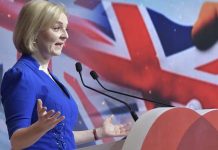 特拉斯訪台讓台灣處境更艱困?外交部如此回應 圖/翻攝自特拉斯臉書