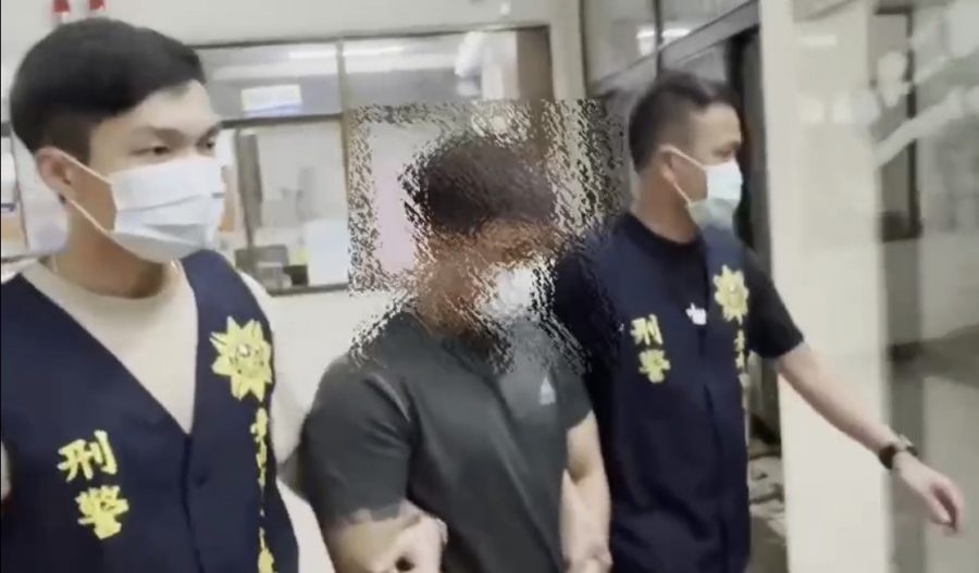 李嫌平日高調炫耀擁槍自重,睡夢中被逮。 (圖/記者陳聖璋翻攝)