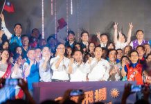 侯友宜再談核電能源政策 與馬英九相擁讓氣氛HIGH翻 圖/侯友宜臉書