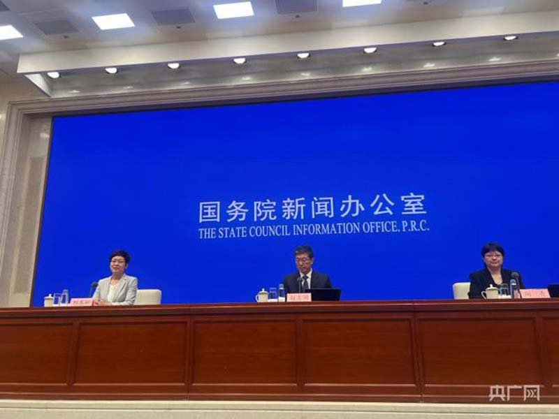 工信部發言人趙志國,在國務院新聞辦記者會上表示,為穩增長促消費,將力推十大方案,並促汽車、家電下鄉。圖/取材央廣網