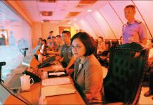 萬一共機來襲怎麼辦?人為疏失讓國軍一度無法監控台海空情 國軍衡山指揮所、空軍作戰指揮部因為中科院外包廠商疏失,傳出指揮、管制系統與裝備在十七日晚間一度喪失功能。圖為蔡英文總統二○一六年六月視導衡山指揮所。圖/軍聞社提供